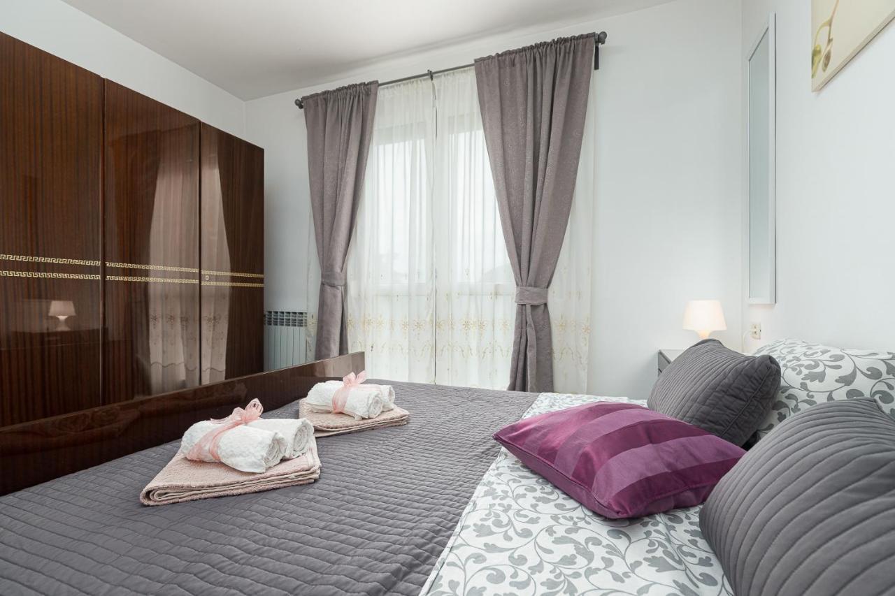 Dea B4+1 Appartement Poreč Buitenkant foto